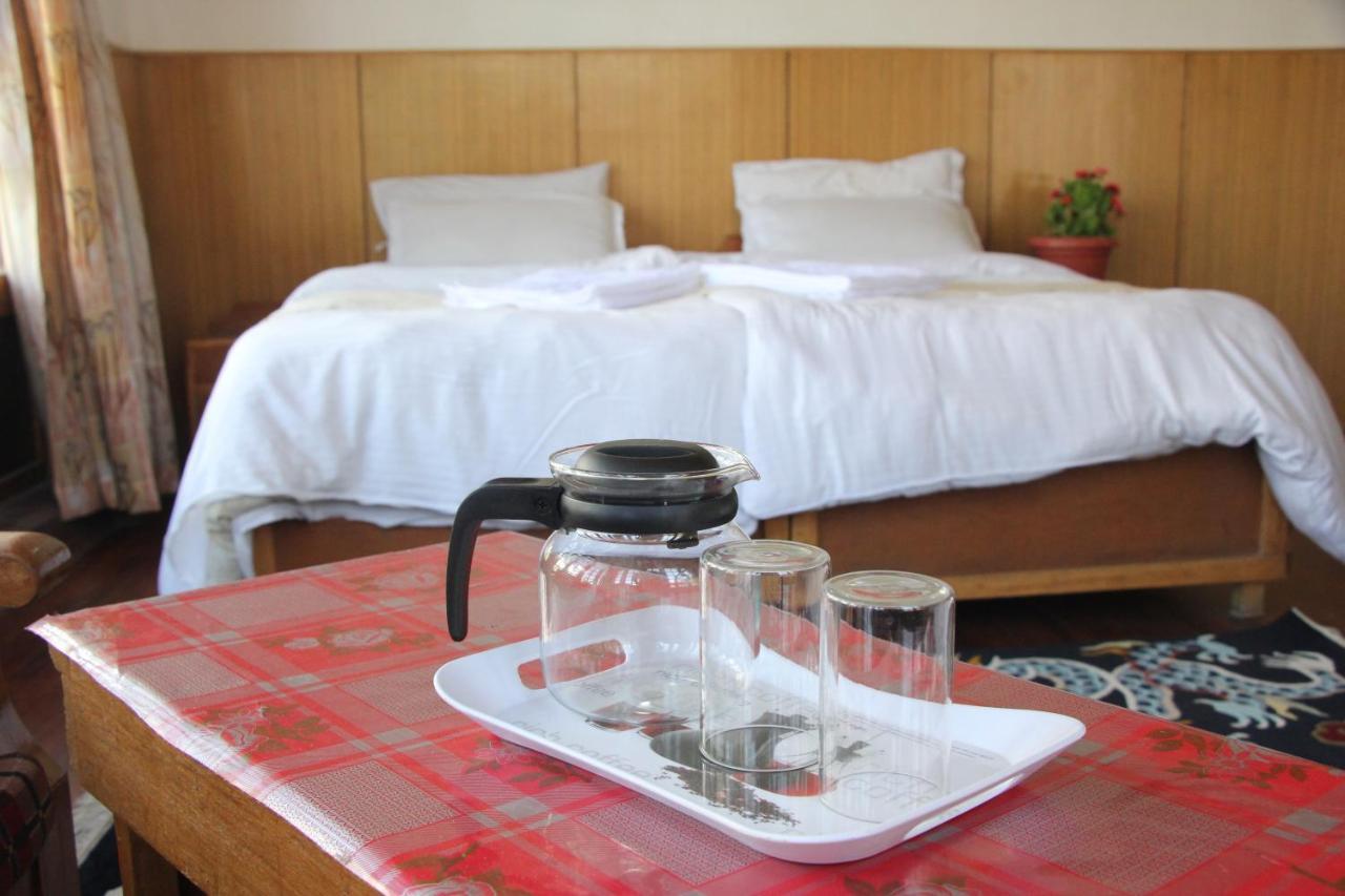 New Moon Guest House Leh Exterior foto