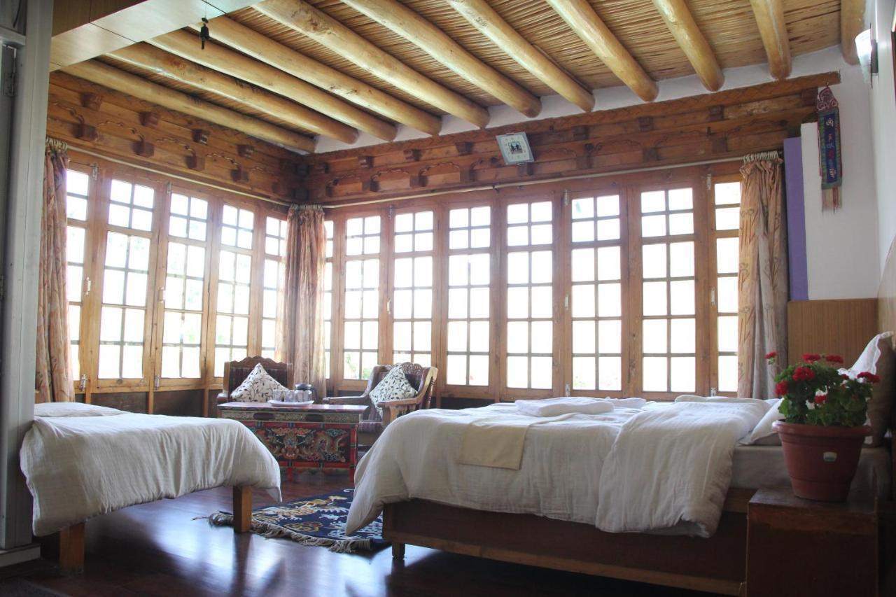 New Moon Guest House Leh Exterior foto