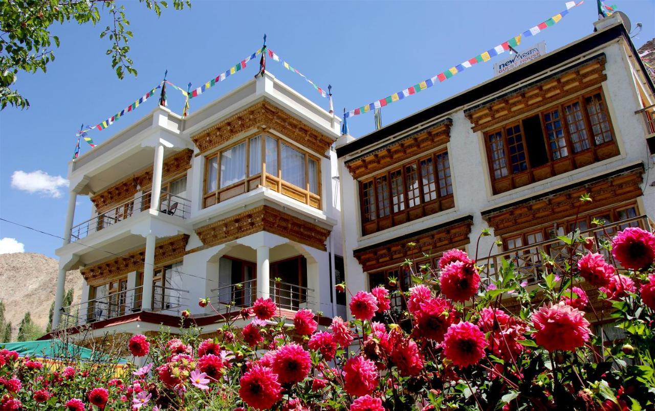 New Moon Guest House Leh Exterior foto