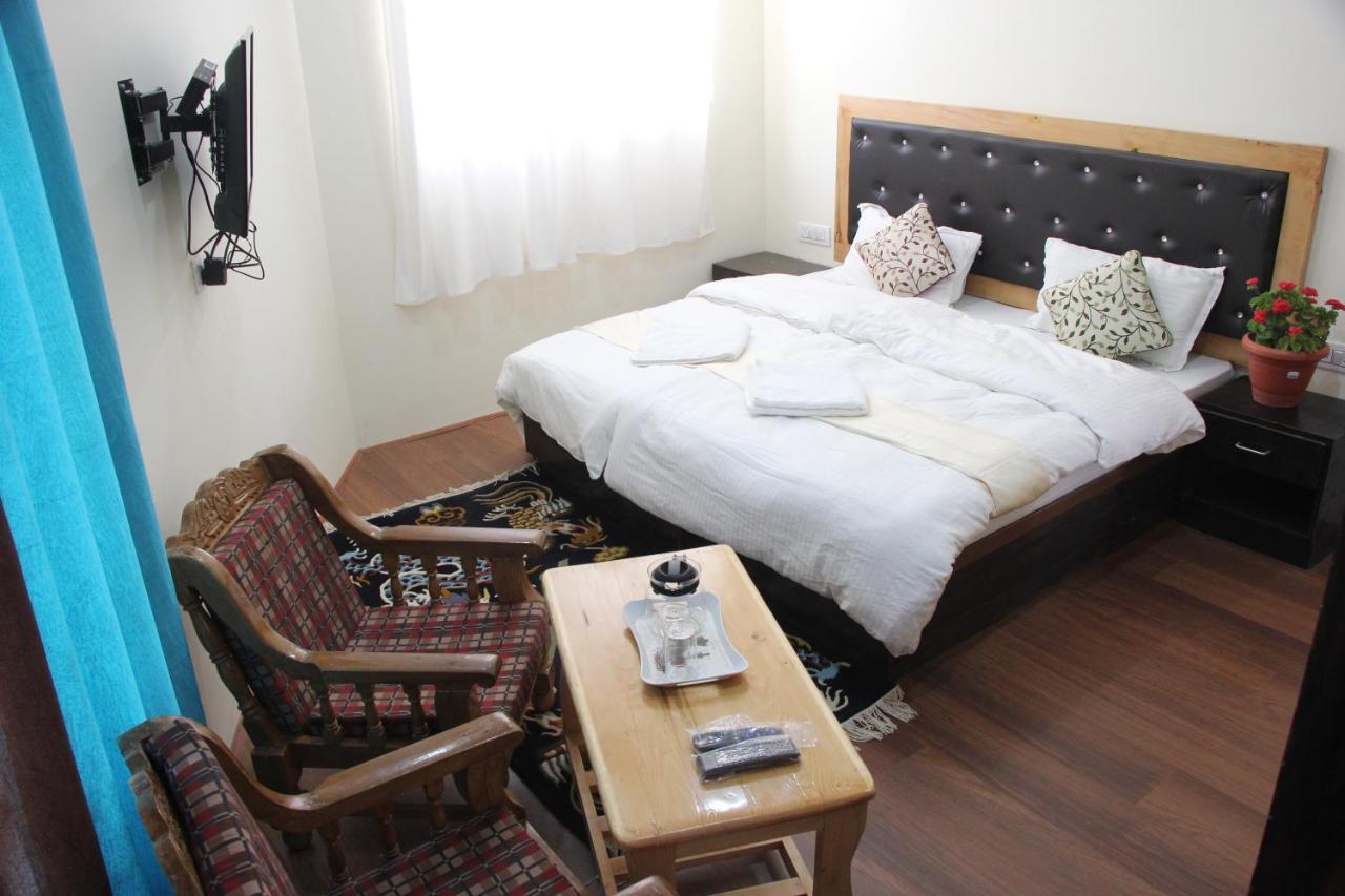 New Moon Guest House Leh Exterior foto