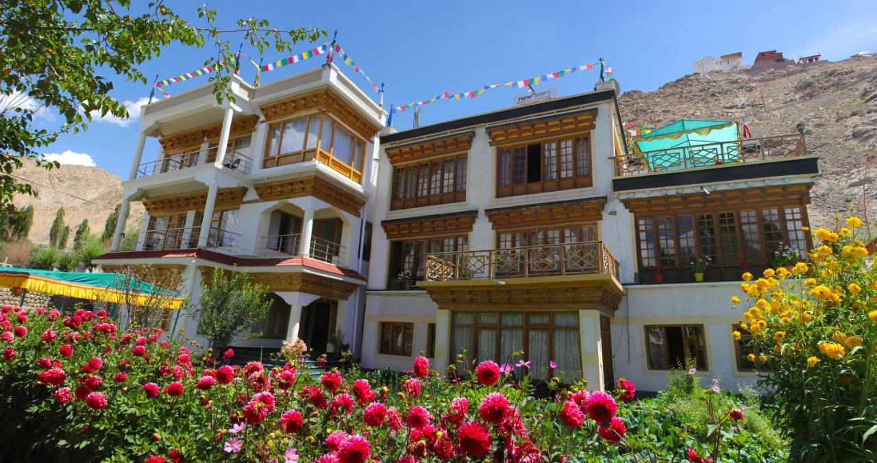 New Moon Guest House Leh Exterior foto